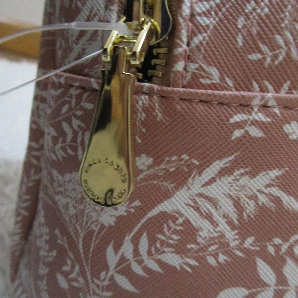 NWT Beautiful Large Vince Camuto Pink and white floral Makeup Bag Pouch 12X6